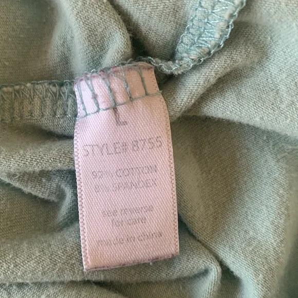 Basic T 💚 - Picture 5 of 5